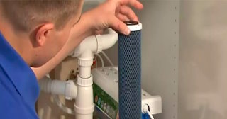 Установка угольных фильтров для воды и вытяжки от 3625 рублей в Артеме